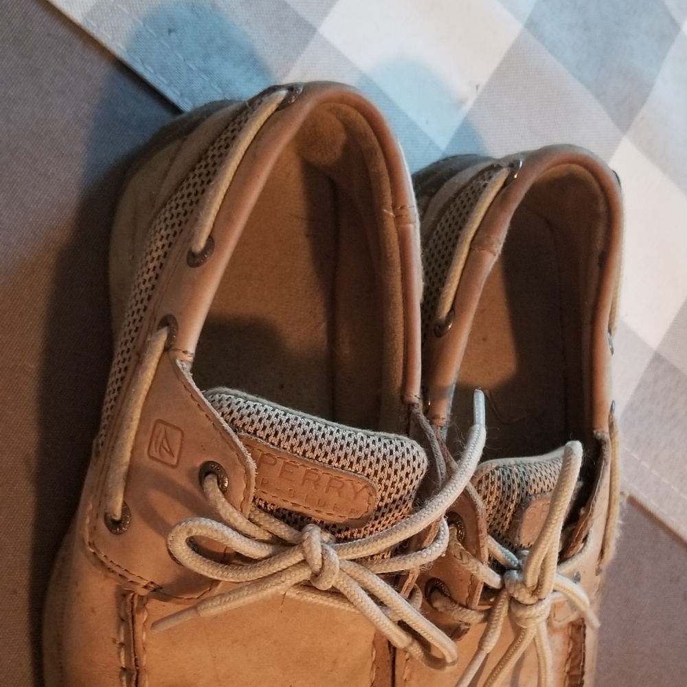 Boys sperry